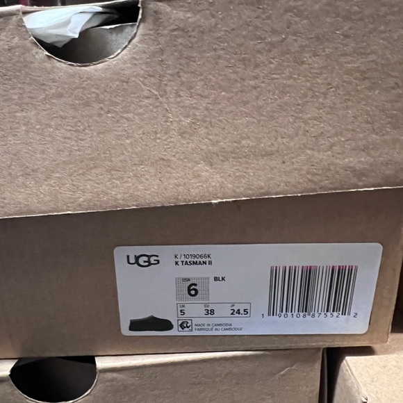 BLACK UGG TASMAN!! - Picture 3 of 3